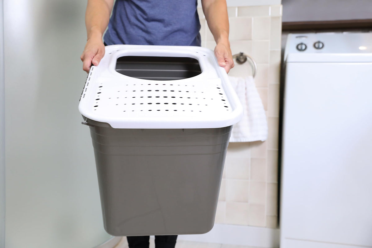 Enclosed Cat Litter Box with Hinged Lid Z645275