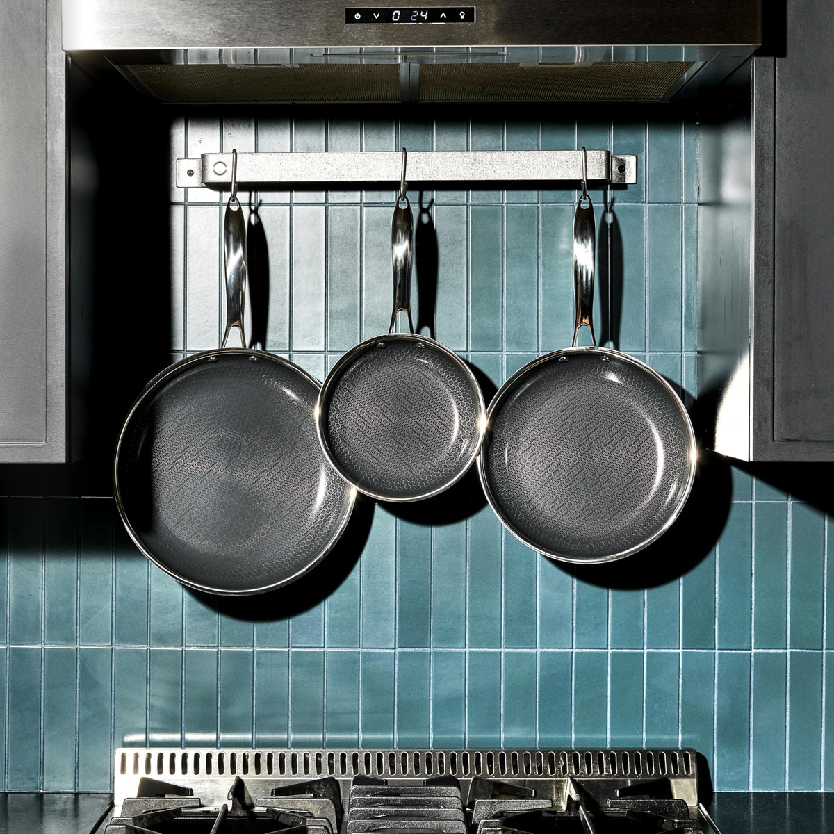 6pc Hybrid Nonstick Frying Pans Set with Lids C572581